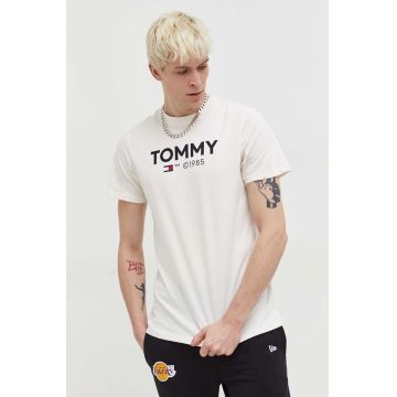 Tommy Jeans tricou din bumbac bărbați, culoarea bej, cu imprimeu DM0DM18264
