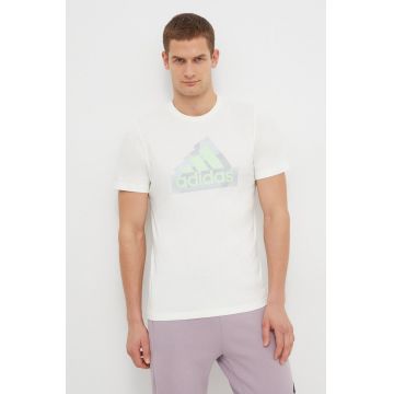 adidas tricou din bumbac bărbați, culoarea bej, cu imprimeu IN6234