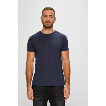 Tommy Jeans tricou din bumbac barbati, culoarea albastru marin, neted, DM0DM04411