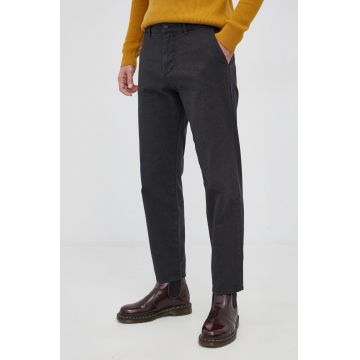 Sisley Pantaloni bărbați, culoarea negru, cu fason chinos