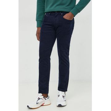 GAP pantaloni de catifea cord barbati, culoarea albastru marin, mulata