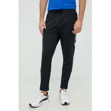 Under Armour pantaloni de antrenament Tricot barbati, culoarea negru, cu imprimeu