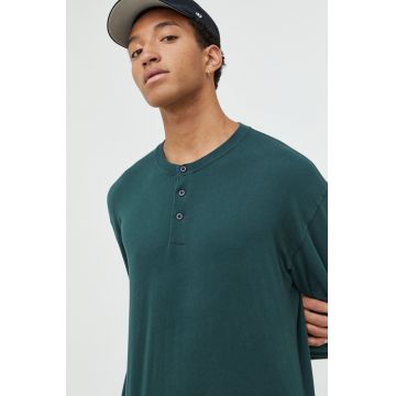 Abercrombie & Fitch longsleeve din bumbac culoarea verde, neted