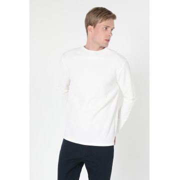 Bluza cu decolteu la baza gatului