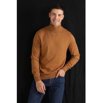 Pulover din amestec de lana cu guler inalt Pulover din amestec de lana cu guler inalt