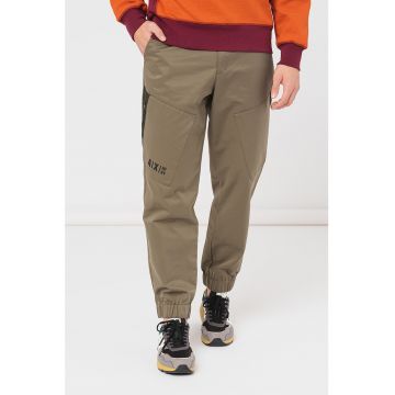 Pantaloni cu croiala conica si talie elastica