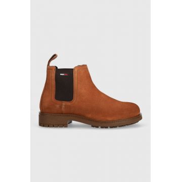 Tommy Jeans botine din piele intoarsa Classic Tommy Jeans Chelsea Boot barbati, culoarea maro