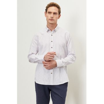 CAmasa slim fit cu dungi