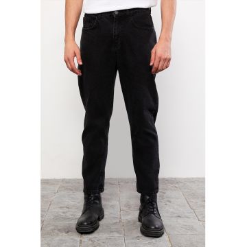 Pantaloni regular fit cu talie medie