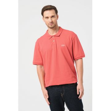 Tricou polo realizat din material pique