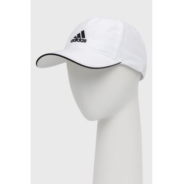 adidas caciula HB7119 culoarea alb, cu imprimeu adidas caciula HB7119 culoarea alb, cu imprimeu