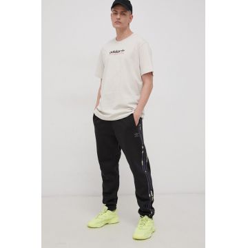 adidas Originals pantaloni HF4878 barbati, culoarea negru, cu imprimeu