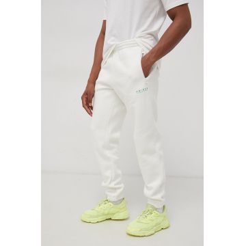 Adidas Originals Pantaloni HF4893 bărbați, culoarea alb, cu imprimeu