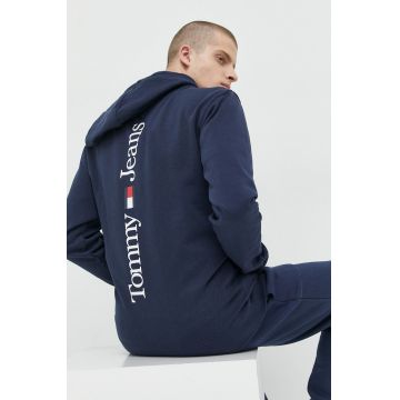 Tommy Jeans bluza barbati, culoarea albastru marin, cu glugă, cu imprimeu