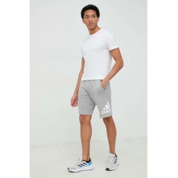 adidas pantaloni scurți din bumbac bărbați, culoarea gri IC9403