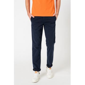 Pantaloni chino slim fit din amestec de bumbac