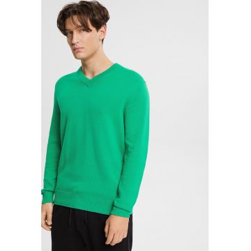 Pulover regular fit cu decolteu in V