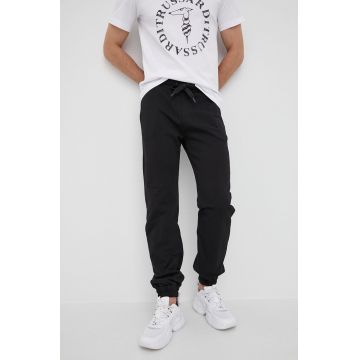 Trussardi pantaloni de bumbac barbati, culoarea negru, neted