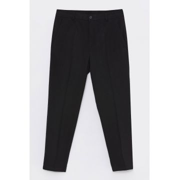 Pantaloni conici cu doua buzunare oblice frontale