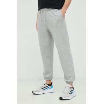 Adidas pantaloni de trening barbati, culoarea gri, melanj