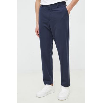 BOSS pantaloni barbati, culoarea albastru marin, drept