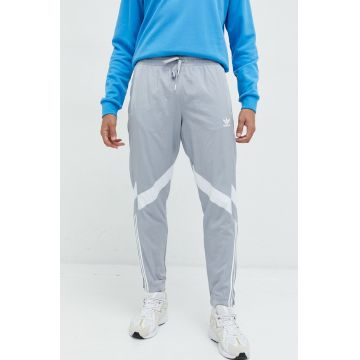 adidas Originals pantaloni de trening barbati, cu imprimeu