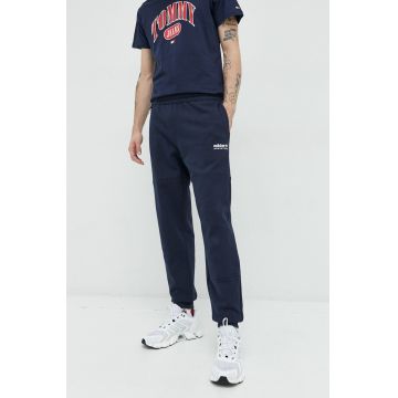 Adidas Originals pantaloni de trening din bumbac barbati, culoarea albastru marin, cu imprimeu