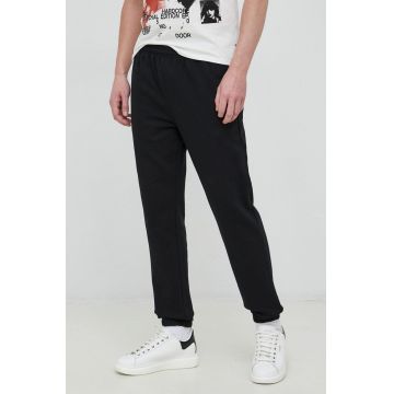 GAP pantaloni de trening barbati, culoarea negru, neted