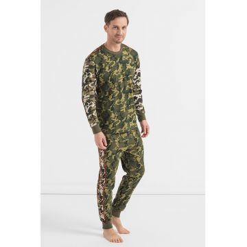 Pijama cu model camuflaj si pantaloni lungi Justin