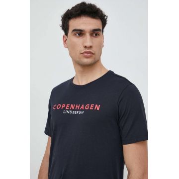 Lindbergh tricou din bumbac culoarea albastru marin, cu imprimeu