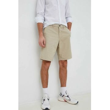 GAP pantaloni scurti barbati, culoarea bej