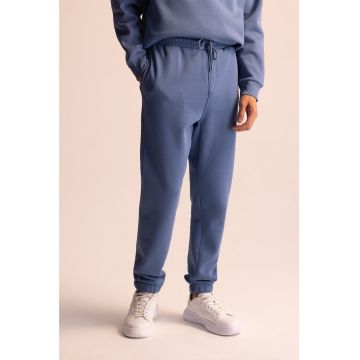 Pantaloni sport cu snur si buzunare laterale