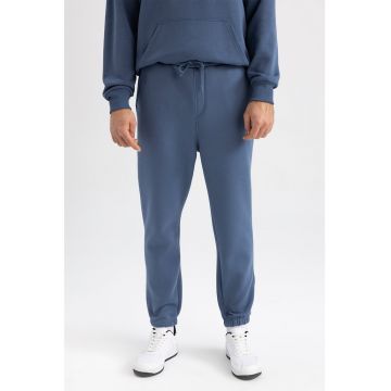 Pantaloni sport cu talie ajustabila