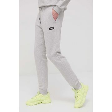 Fila pantaloni barbati, culoarea gri, cu imprimeu