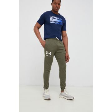 Under Armour pantaloni barbati, culoarea verde, neted 1361642-001