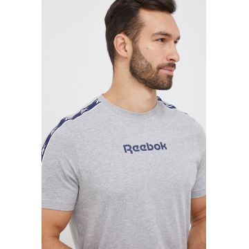 Reebok tricou barbati, culoarea gri, cu imprimeu