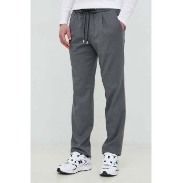 Sisley pantaloni barbati, culoarea gri, drept