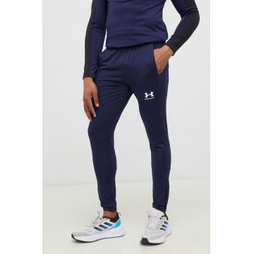 Under Armour pantaloni de antrenament Challenger culoarea violet, neted