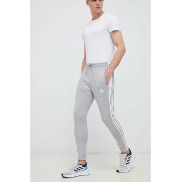 adidas pantaloni de antrenament Essentials culoarea gri, melanj IC0046