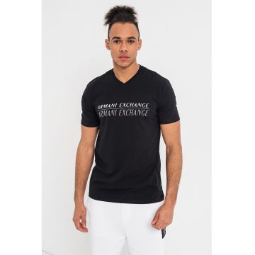 Tricou cu decolteu in V si imprimeu logo