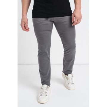 Pantaloni chino slim fit cu model discret Schino