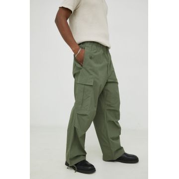 Samsoe Samsoe pantaloni de bumbac culoarea verde, drept