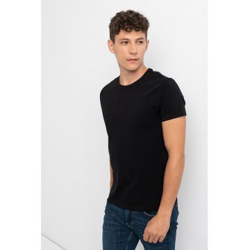 Tricou slim fit cu decolteu la baza gatului