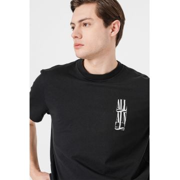 Tricou cu decolteu la baza gatului Segment