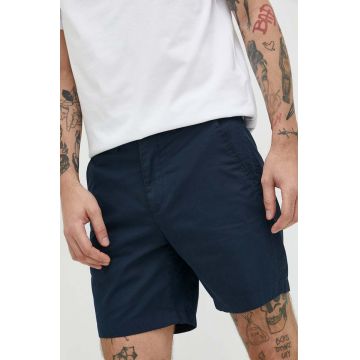 Abercrombie & Fitch pantaloni scurti barbati, culoarea albastru marin