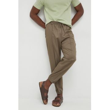Emporio Armani pantaloni barbati, culoarea maro