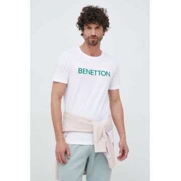 United Colors of Benetton tricou din bumbac culoarea alb, cu imprimeu