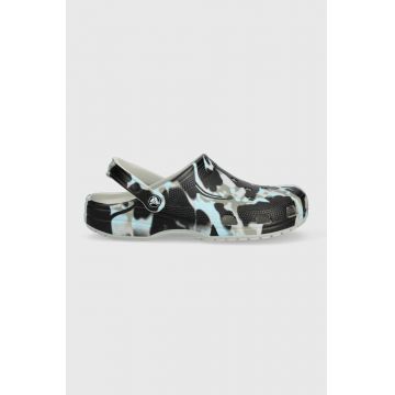 Crocs papuci Classic Spray Camo Clog barbati, culoarea gri, 208261
