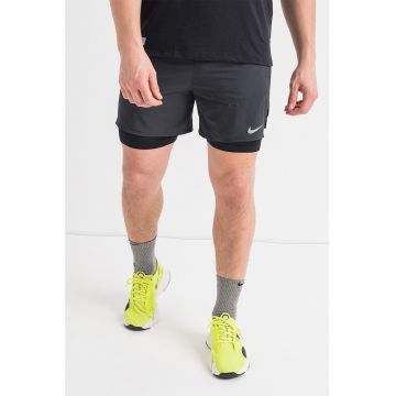Pantaloni scurti cu buzunare laterale si tehnologie Dri-Fit - pentru alergare Stride