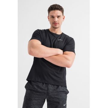 Tricou cu tehnologie Dri-Fit si protectie UV pentru alergare Miler